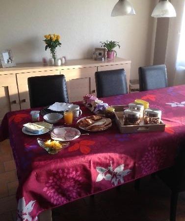 Chez Nous. Bed & Breakfast Couvin Luaran gambar